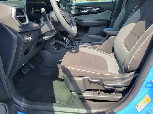 Certified 2024 Chevrolet TrailBlazer LT w/ Driver Confidence Package FWD image 28