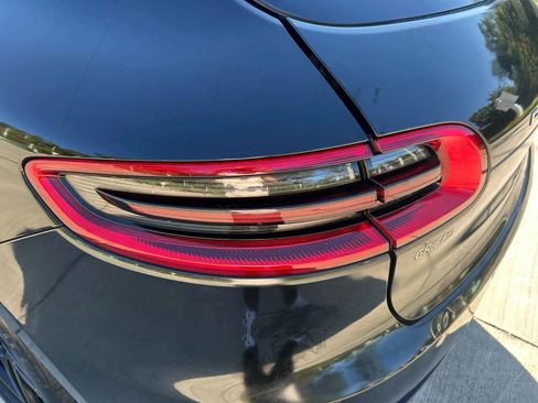 Used 2018 Porsche Macan AWD/4WD image 10