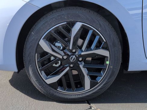 New 2025 Nissan Versa SR w/ Trunk Package image 9