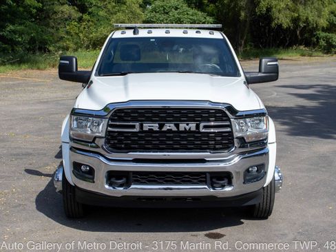 Used 2024 RAM 5500 4x4 Regular Cab image 9