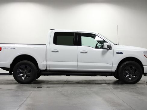 Used 2024 Ford F150 Lightning Lariat image 3