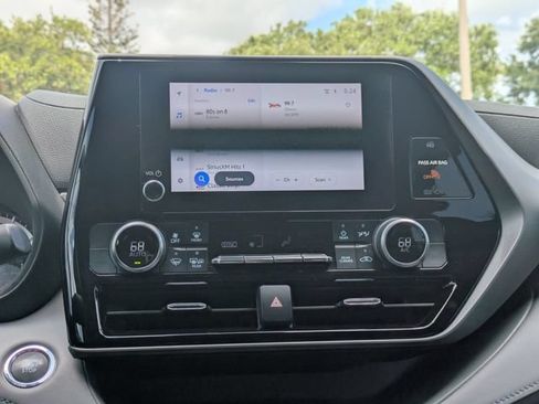 Used 2023 Toyota Highlander LE FWD image 20