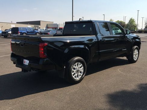 Used 2024 Toyota Tacoma SR5 AWD/4WD image 7