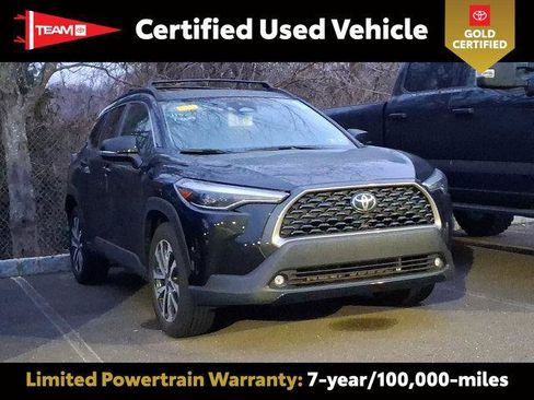 Certified 2024 Toyota Corolla Cross XLE image 1