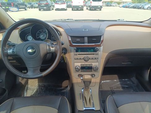 Used 2009 Chevrolet Malibu LTZ w/ HFV6 Engine Package image 13
