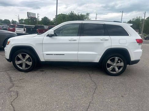 Used 2017 Jeep Grand Cherokee Laredo w/ Quick Order Package 23E AWD/4WD image 8