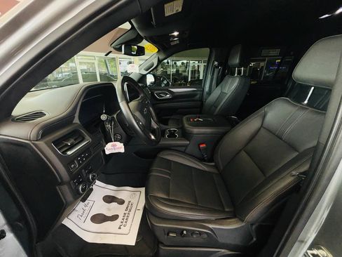 Used 2023 Chevrolet Suburban RST w/ Luxury Package AWD/4WD image 31