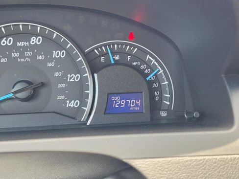 Used 2012 Toyota Camry LE FWD image 16