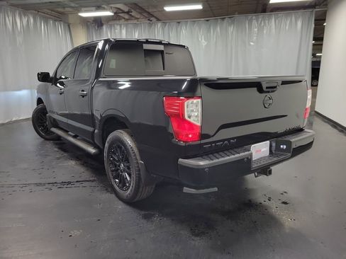 Used 2019 Nissan Titan SV w/ SV Convenience Package image 6