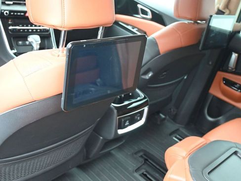 Used 2023 Kia Carnival SX FWD image 30