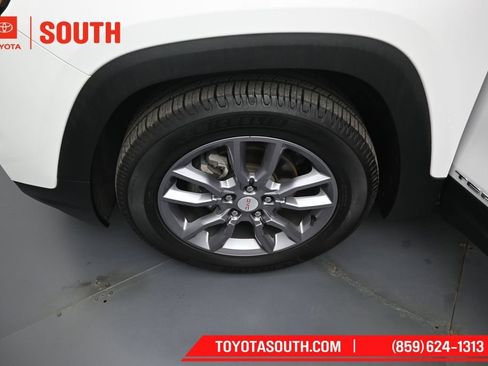 Used 2023 GMC Terrain SLT FWD image 35