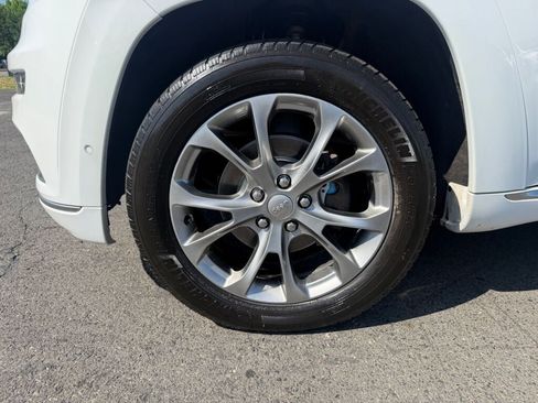 Used 2019 Jeep Grand Cherokee Summit w/ Platinum Series Group AWD/4WD image 34