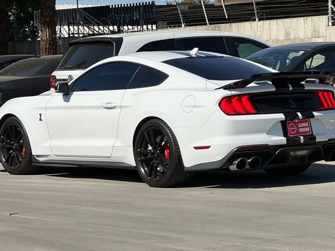 Used 2021 Ford Mustang Shelby GT500 w/ Technology Package RWD image 7