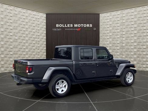 Certified 2022 Jeep Gladiator Sport image 4
