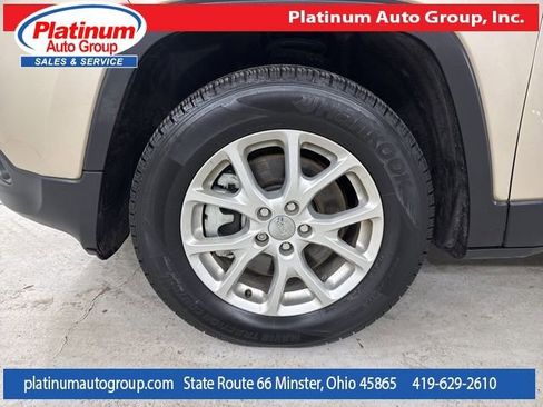 Used 2015 Jeep Cherokee Latitude w/ Comfort/Convenience Group AWD/4WD image 48