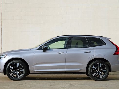 Used 2026 Volvo XC60 B5 Core w/ Climate Package AWD/4WD image 9