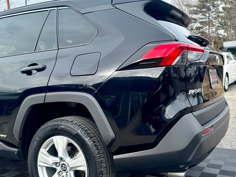 Used 2019 Toyota RAV4 LE image 13