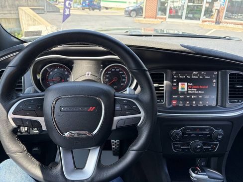 Used 2018 Dodge Charger R/T Scat Pack w/ Dynamics Package RWD image 15