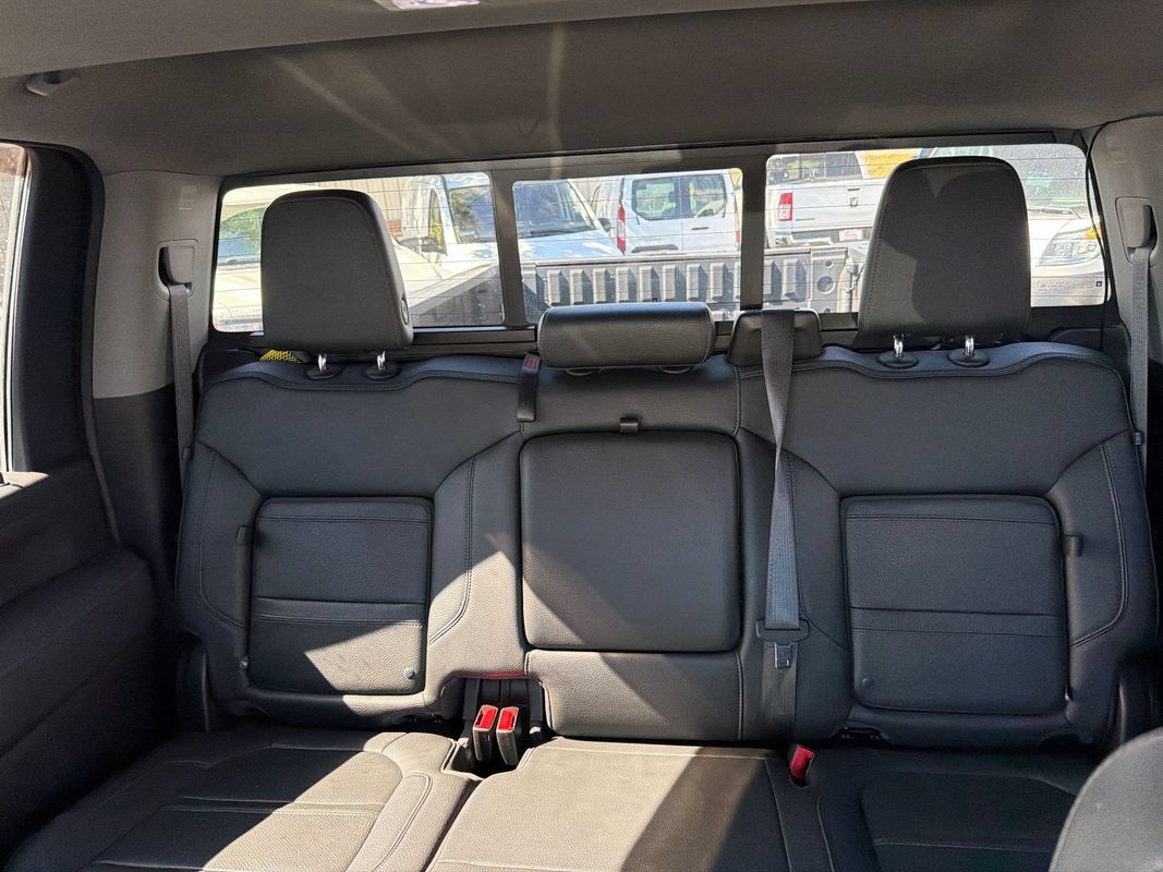 Used 2022 GMC Sierra 3500 Denali AWD/4WD image 26
