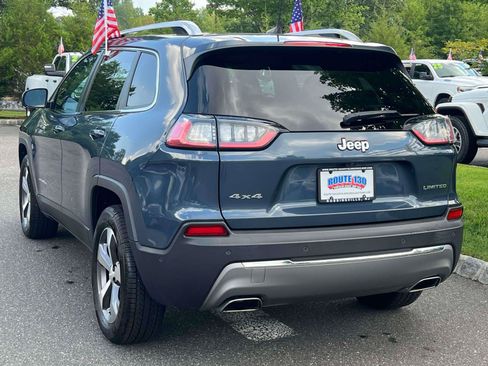 Used 2021 Jeep Cherokee Limited w/ Mopar Interior Package AWD/4WD image 3