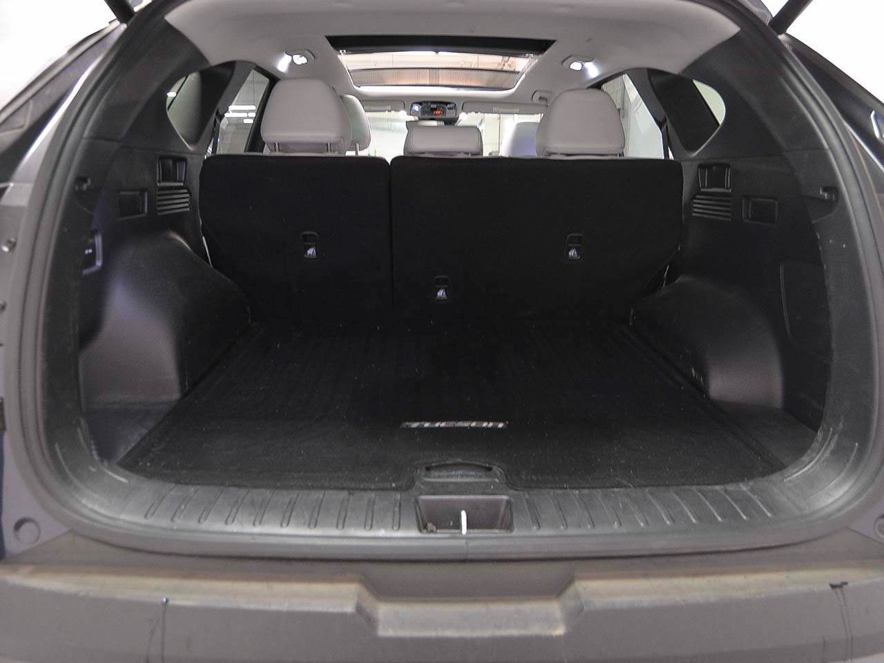 Used 2025 Hyundai Tucson Limited AWD/4WD image 11