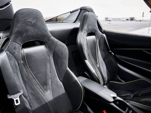 Used 2021 McLaren 720S Luxury RWD image 39