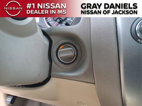 Used 2015 Nissan Armada Platinum RWD image 16