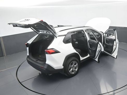 Used 2025 Toyota RAV4 XLE w/ Convenience Package FWD image 70