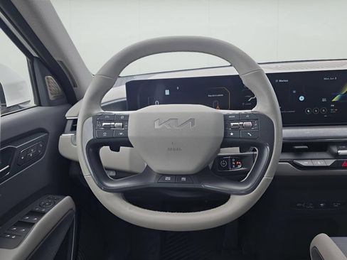 Used 2024 Kia EV9 Land AWD/4WD image 13