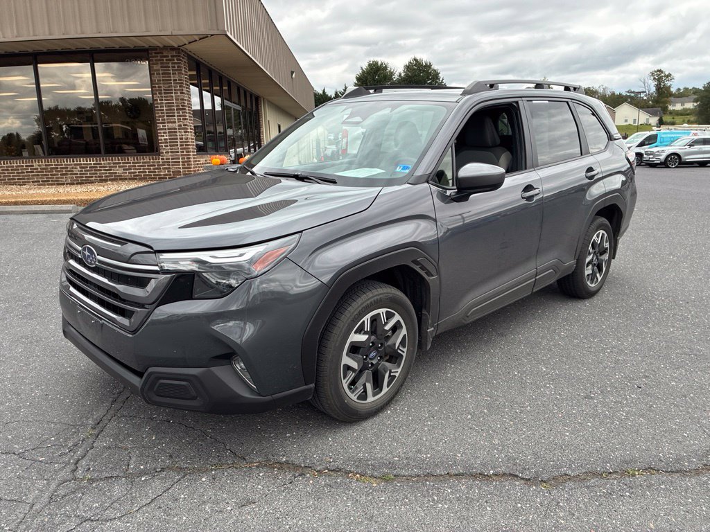 Certified 2025 Subaru Forester Premium AWD/4WD image 2