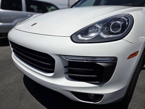 Used 2016 Porsche Cayenne S w/ Premium Package AWD/4WD image 11