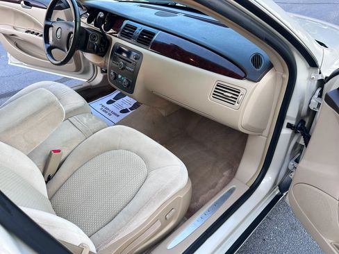 Used 2011 Buick Lucerne CX FWD image 51