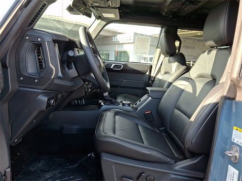 New 2025 Ford Bronco Badlands image 9