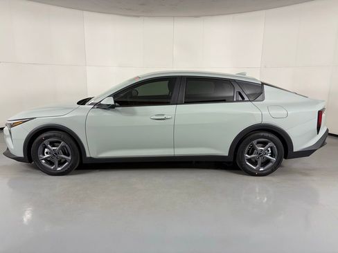 New 2026 Kia K4 LXS image 5