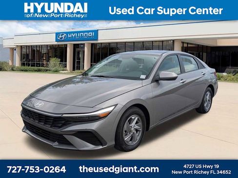 Used 2024 Hyundai Elantra SE FWD image 1
