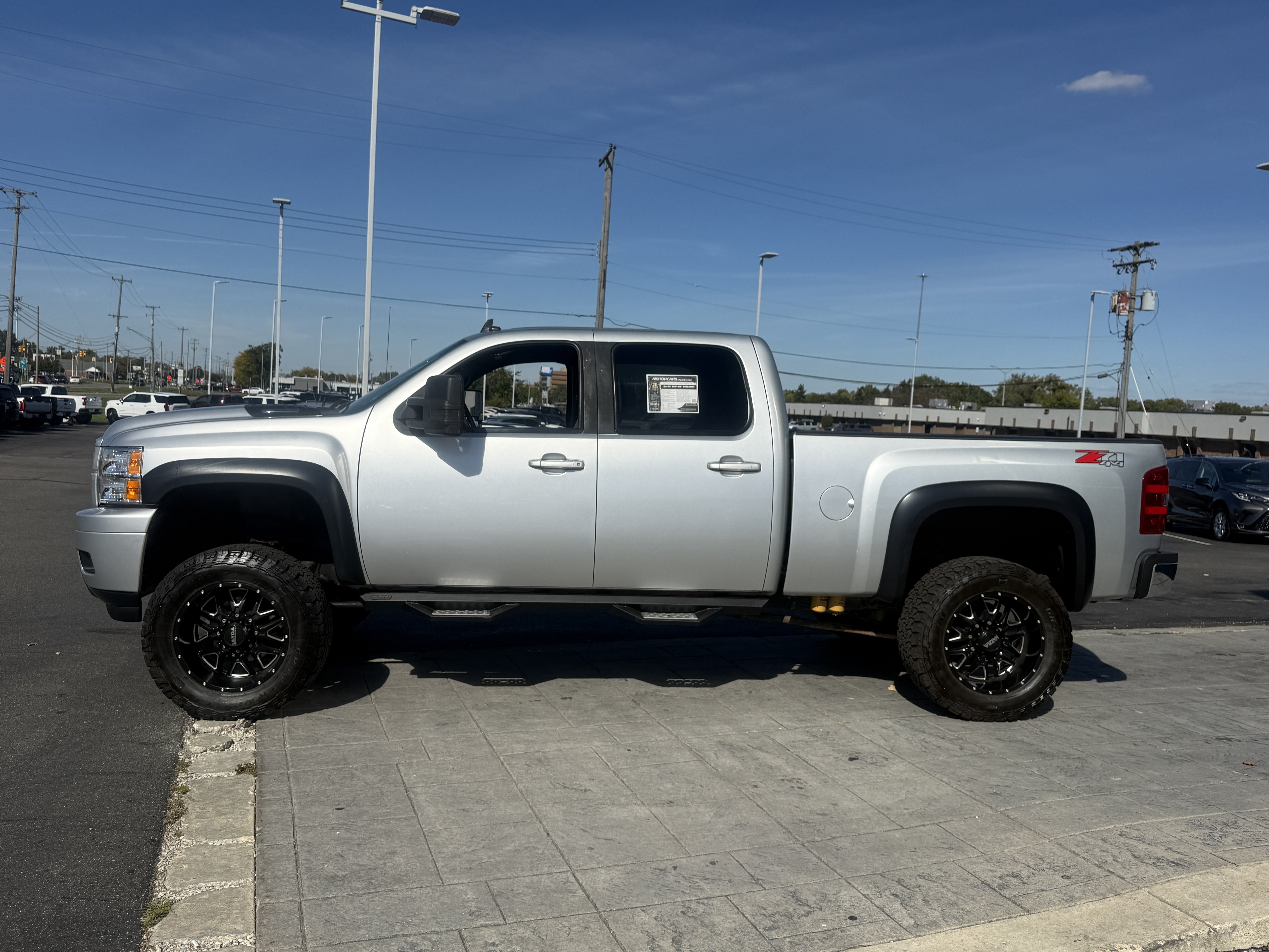 Used 2014 Chevrolet Silverado 2500 LT w/ Z71 Appearance Package AWD/4WD image 4
