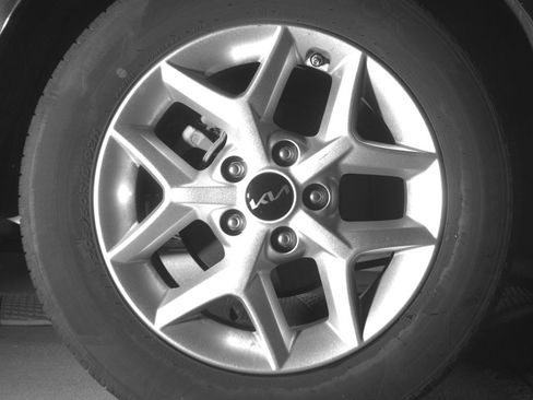 Used 2025 Kia Soul LX w/ LX Technology Package FWD image 15