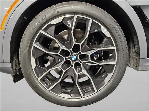 New 2026 BMW X7 xDrive40i w/ M Sport Package image 16