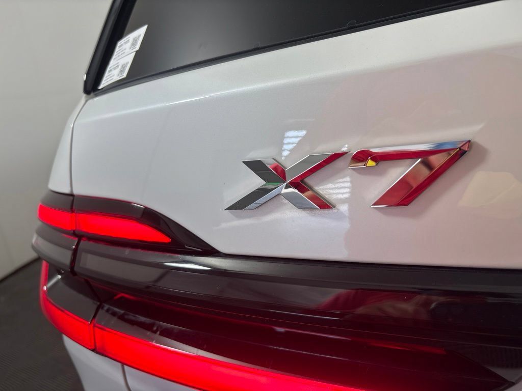 Certified 2026 BMW X7 xDrive40i AWD/4WD image 10