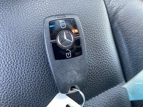 Used 2025 Mercedes-Benz Sprinter 2500 image 17