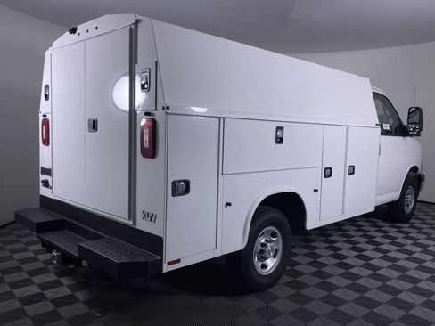 New 2025 Chevrolet Express 3500 w/ Power Convenience Package RWD image 17