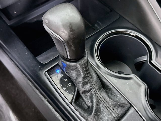 Used 2020 Toyota Camry SE w/ Carpet Mat Package FWD image 16