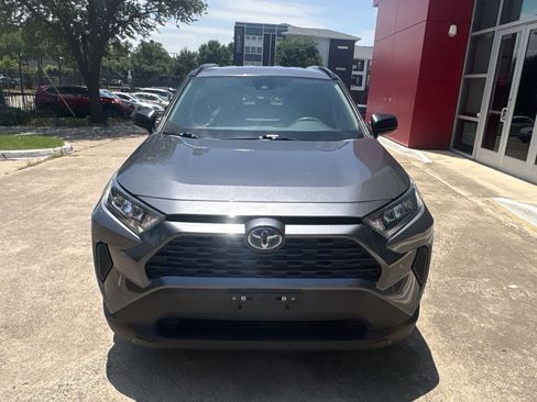 Used 2021 Toyota RAV4 LE AWD/4WD image 8