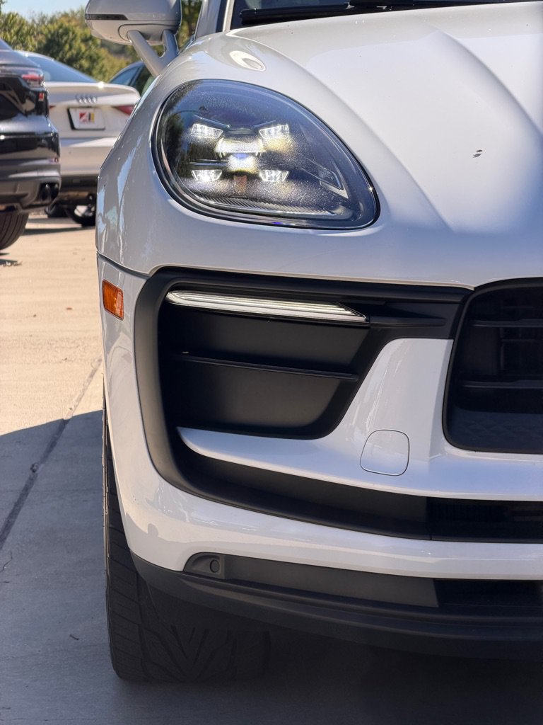 Used 2023 Porsche Macan AWD/4WD image 10