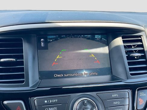 Used 2020 Nissan Pathfinder S FWD image 13