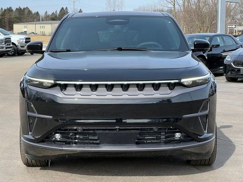 Used 2025 Jeep Wagoneer S Launch Edition image 47