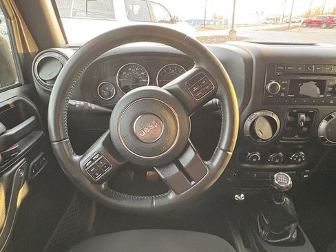 Used 2018 Jeep Wrangler Unlimited Sport S image 9