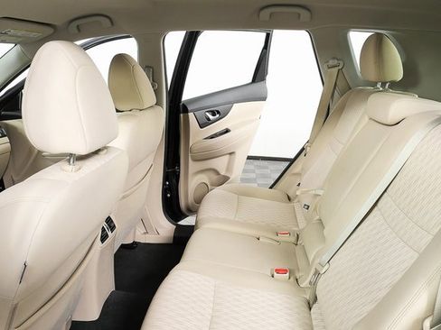 Used 2017 Nissan Rogue S image 17