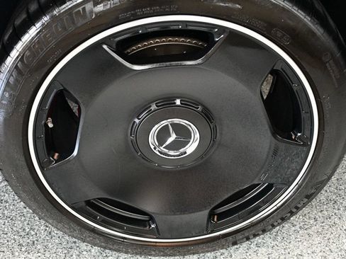 Used 2025 Mercedes-Benz GLS 63 AMG 4MATIC image 19