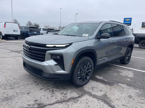New 2026 Chevrolet Traverse LT w/ Midnight/Sport Edition image 7